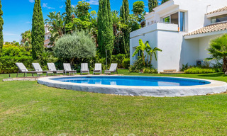 Ruime villa in authentieke, Mediterrane bouwstijl te koop met zeezicht in een vijfsterren golfresort in Benahavis - Marbella 46670 