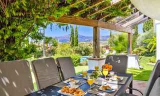 Ruime villa in authentieke, Mediterrane bouwstijl te koop met zeezicht in een vijfsterren golfresort in Benahavis - Marbella 46671 