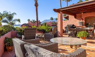 Luxe penthouse te koop in een vijfsterren wooncomplex aan het strand met prachtig zicht op zee, op de New Golden Mile tussen Marbella en Estepona 46580 