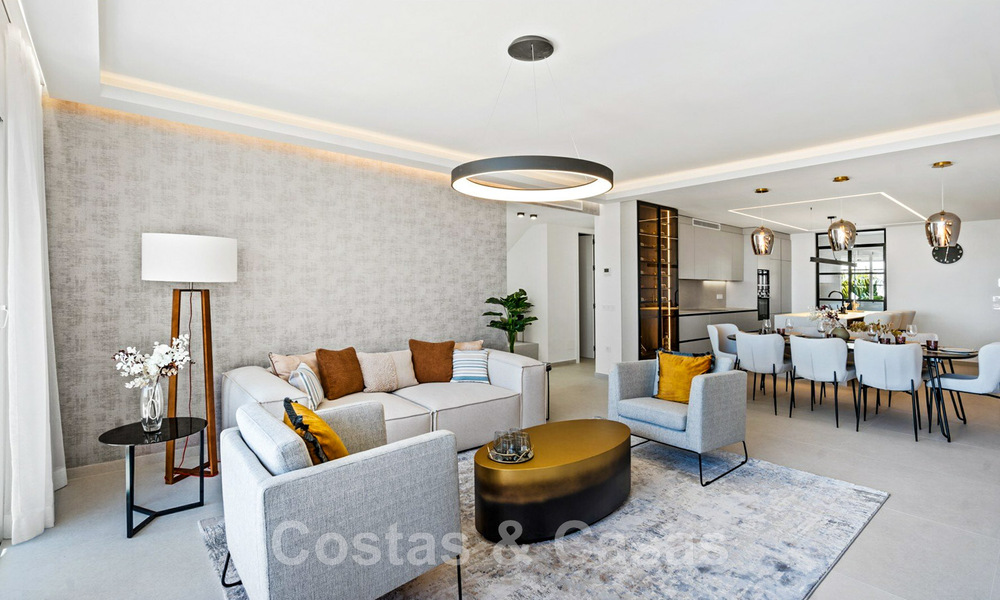 Modern gerenoveerd, 4-slaapkamer penthouse te koop met prachtig zeezicht in een gated community in Benahavis - Marbella 47128
