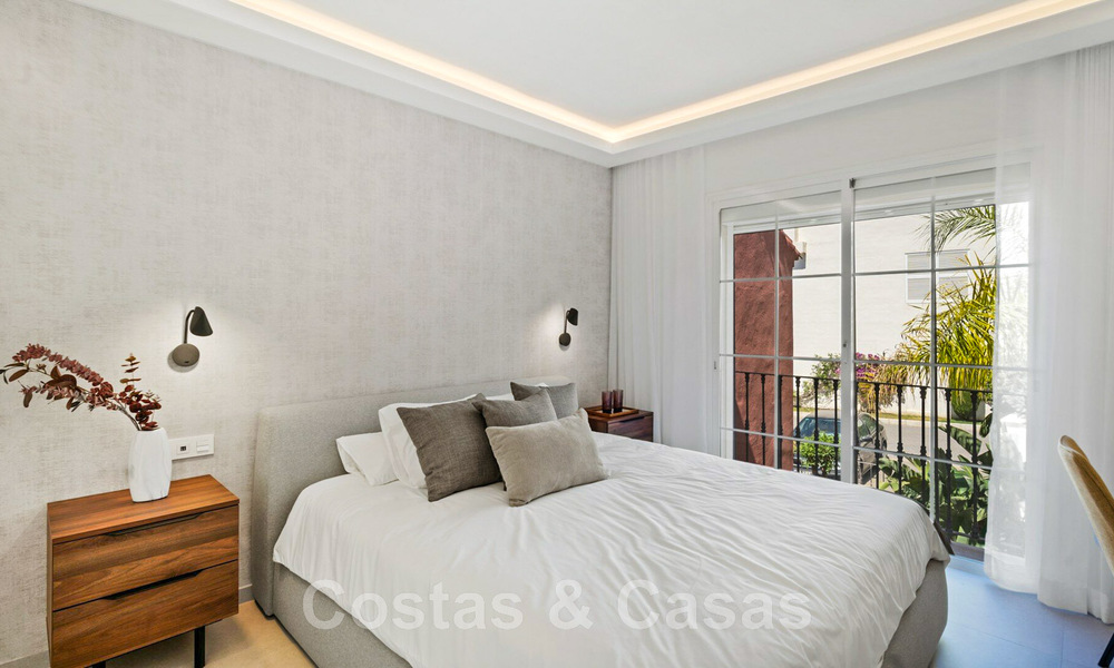 Modern gerenoveerd, 4-slaapkamer penthouse te koop met prachtig zeezicht in een gated community in Benahavis - Marbella 47132