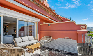 Modern gerenoveerd, 4-slaapkamer penthouse te koop met prachtig zeezicht in een gated community in Benahavis - Marbella 47146 