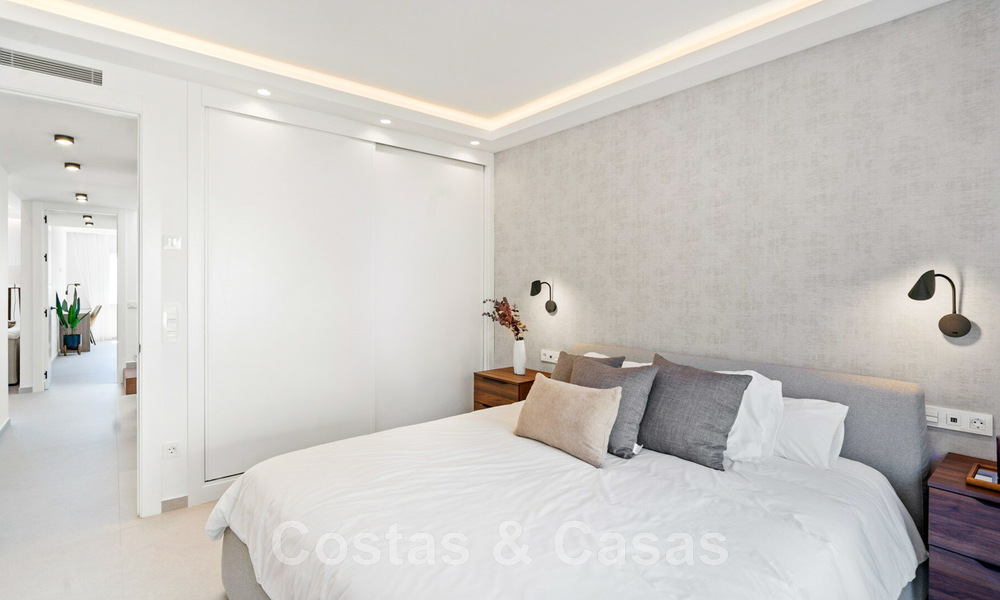 Modern gerenoveerd, 4-slaapkamer penthouse te koop met prachtig zeezicht in een gated community in Benahavis - Marbella 47147