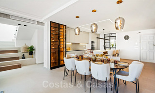 Modern gerenoveerd, 4-slaapkamer penthouse te koop met prachtig zeezicht in een gated community in Benahavis - Marbella 47148 