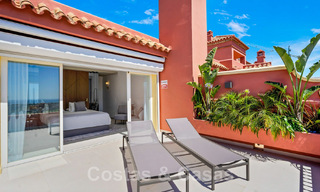 Modern gerenoveerd, 4-slaapkamer penthouse te koop met prachtig zeezicht in een gated community in Benahavis - Marbella 47151 