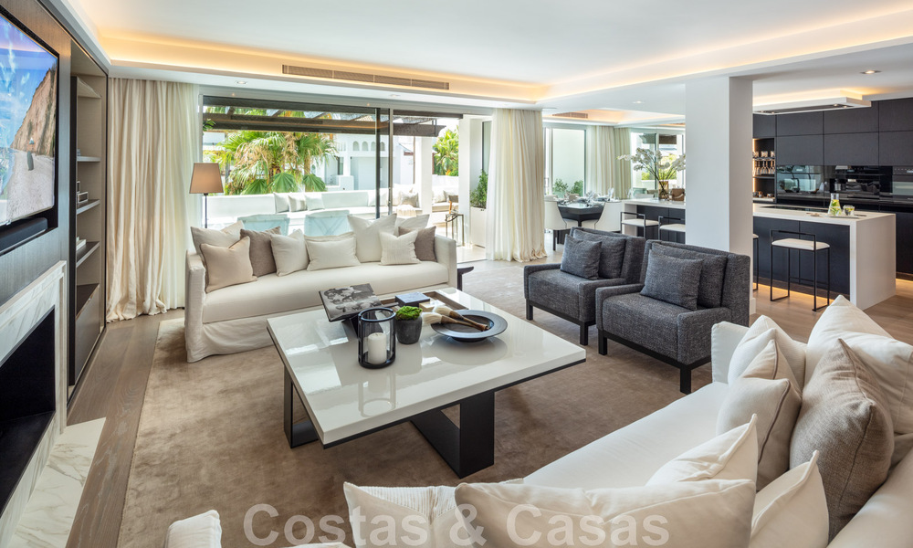 Eigentijds gerenoveerd penthouse te koop met zeezicht in Puente Romano, in het hartje van de Golden Mile, Marbella 46869