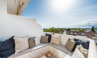 Eigentijds gerenoveerd penthouse te koop met zeezicht op loopafstand van alle voorzieningen, het strand en Puerto Banus in Nueva Andalucia, Marbella 47003 