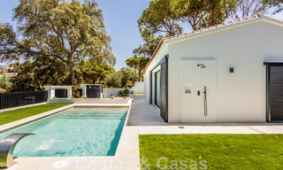 Prachtige, gelijkvloerse, modern Andalusische villa te koop, op loopafstand van het strand in Elviria, ten oosten van Marbella centrum 46906 