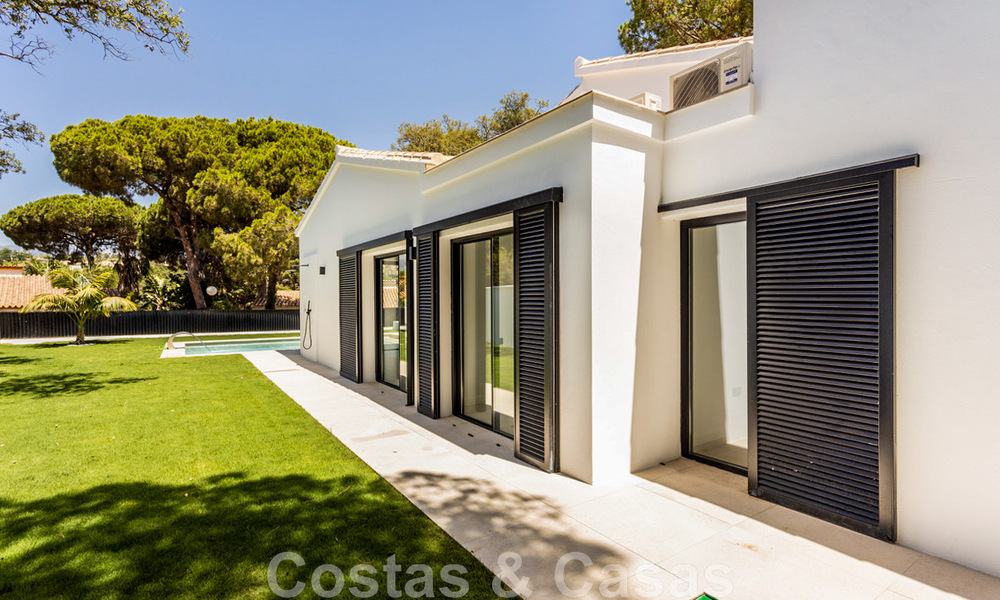 Prachtige, gelijkvloerse, modern Andalusische villa te koop, op loopafstand van het strand in Elviria, ten oosten van Marbella centrum 46907