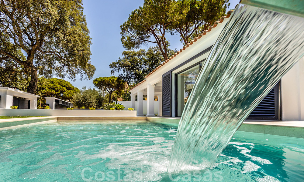 Prachtige, gelijkvloerse, modern Andalusische villa te koop, op loopafstand van het strand in Elviria, ten oosten van Marbella centrum 46910