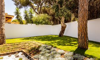 Prachtige, gelijkvloerse, modern Andalusische villa te koop, op loopafstand van het strand in Elviria, ten oosten van Marbella centrum 46912 