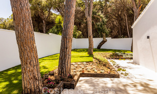 Prachtige, gelijkvloerse, modern Andalusische villa te koop, op loopafstand van het strand in Elviria, ten oosten van Marbella centrum 46913 