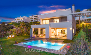 Ruime luxevilla te koop, ontworpen in moderne bouwstijl, met golf- en zeezicht in een gated golfresort net ten oosten Marbella centrum 47305 