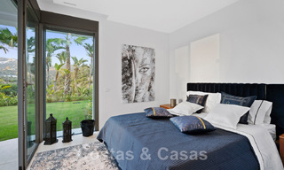 Ruime luxevilla te koop, ontworpen in moderne bouwstijl, met golf- en zeezicht in een gated golfresort net ten oosten Marbella centrum 47329 