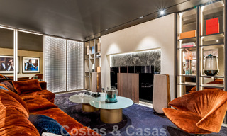 Instapklare, moderne villa te koop ingericht door Tom Ford, met panoramisch zeezicht, dicht bij alle voorzieningen, in het hartje van Nueva Andalucia, Marbella 47207 