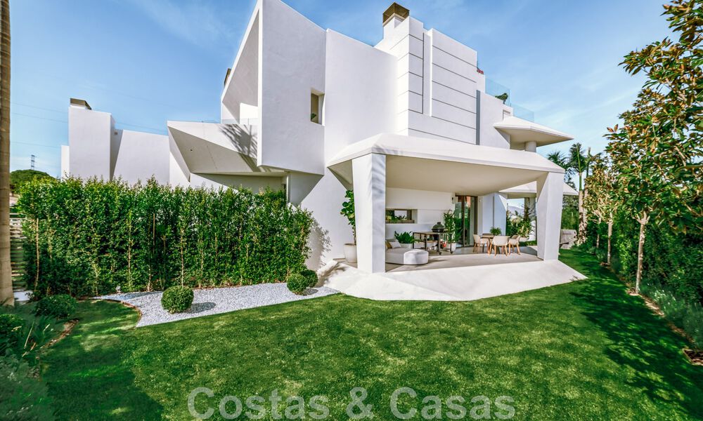 Instapklare, moderne villa te koop ingericht door Tom Ford, met panoramisch zeezicht, dicht bij alle voorzieningen, in het hartje van Nueva Andalucia, Marbella 47211
