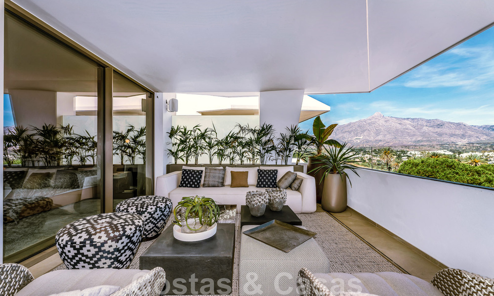 Instapklare, moderne villa te koop ingericht door Tom Ford, met panoramisch zeezicht, dicht bij alle voorzieningen, in het hartje van Nueva Andalucia, Marbella 47212