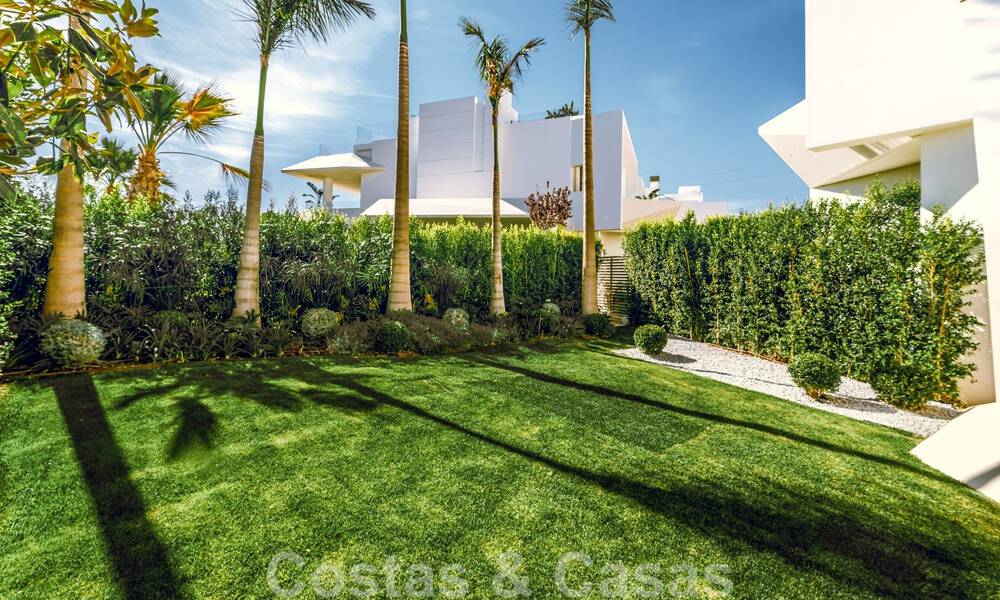 Instapklare, moderne villa te koop ingericht door Tom Ford, met panoramisch zeezicht, dicht bij alle voorzieningen, in het hartje van Nueva Andalucia, Marbella 47215