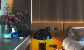 Instapklare, moderne villa te koop ingericht door Tom Ford, met panoramisch zeezicht, dicht bij alle voorzieningen, in het hartje van Nueva Andalucia, Marbella 47217 