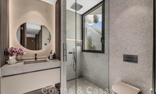 Instapklare, moderne villa te koop ingericht door Tom Ford, met panoramisch zeezicht, dicht bij alle voorzieningen, in het hartje van Nueva Andalucia, Marbella 47234 