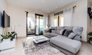 Modern 3 slaapkamers-penthouse te koop, op één niveau, zuid gericht met zeezicht in de heuvels van Los Monteros, Oost Marbella 47451 