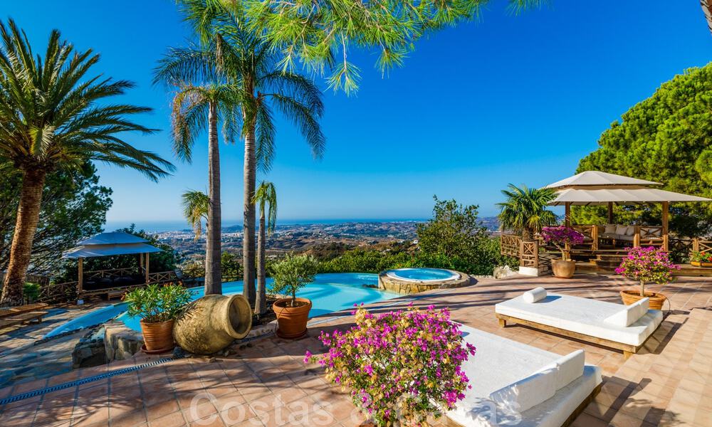 Spaanse luxevilla te koop met panoramisch zeezicht op loopafstand van Mijas Pueblo, Costa del Sol 47180