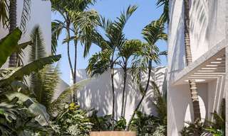 Scandinavische designvilla te koop, volledig gerenoveerd met een strak design in een rustige woonwijk van Nueva Andalucia, Marbella 47480 