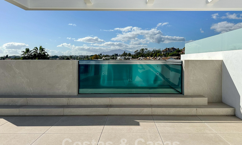 Nieuw innovatief project te koop bestaande uit 6 exclusieve villa’s met zeezicht, op loopafstand van Puerto Banus in Nueva Andalucia, Marbella 61006