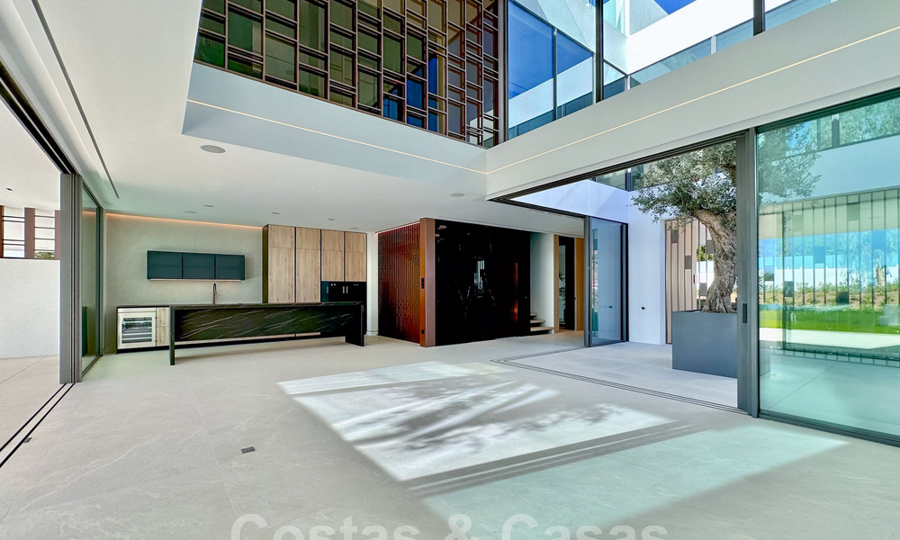Nieuw innovatief project te koop bestaande uit 6 exclusieve villa’s met zeezicht, op loopafstand van Puerto Banus in Nueva Andalucia, Marbella 61027