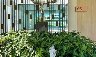 Instapklaar, exclusieve high-end haflvrijstaande villa te koop op loopafstand van Puerto Banus in Nueva Andalucia, Marbella 61032 
