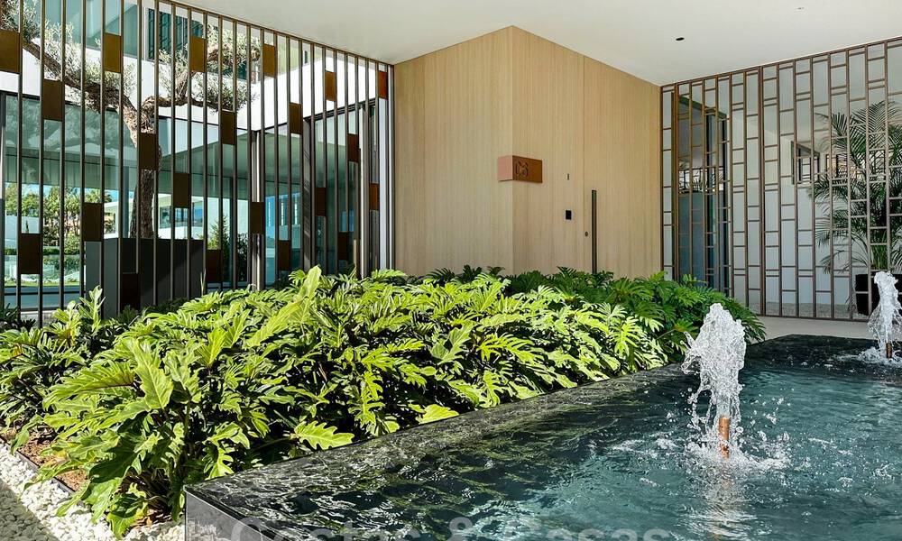 Instapklaar, exclusieve high-end haflvrijstaande villa te koop op loopafstand van Puerto Banus in Nueva Andalucia, Marbella 61033