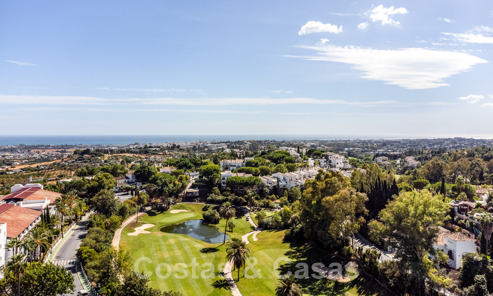 Charmante, Andalusische villa te koop met rustgevend uitzicht op de golfbanen in een begeerde woonwijk in La Quinta, Benahavis - Marbella 47710