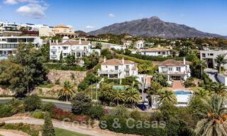 Charmante, Andalusische villa te koop met rustgevend uitzicht op de golfbanen in een begeerde woonwijk in La Quinta, Benahavis - Marbella 47712 