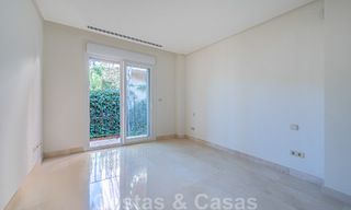 Ruim duplex, penthouse met ruime terrassen en de Middellandse Zee aan de horizon te koop in Nueva Andalucia, Marbella 48533 