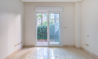 Ruim duplex, penthouse met ruime terrassen en de Middellandse Zee aan de horizon te koop in Nueva Andalucia, Marbella 48534 