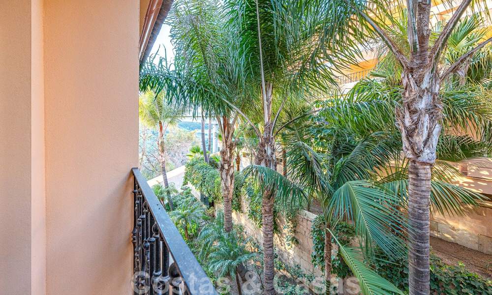 Geweldig penthouse te koop met zeezicht omgeven door groen in het hartje van Nueva Andalucia’s begeerde golfvallei, Marbella 47809
