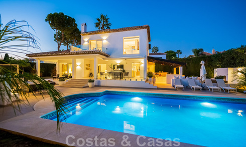Instapklare, Andalusische luxevilla te koop in een beveiligde en gated woonwijk van Nueva Andalucia, Marbella 48162