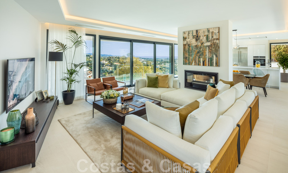 Architectonische luxevilla te koop met panoramisch zeezicht, in een begeerde woonwijk in La Quinta, Benahavis - Marbella 47967
