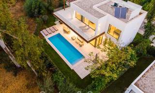 Vrijstaande boutique villa te koop, omgeven door groen, in een private gated community op de New Golden Mile tussen Marbella en Estepona 47834 