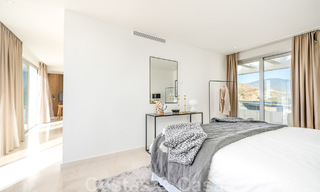 Instapklaar, modern penthouse te koop met open zeezicht in een modern complex in Nueva Andalucia, Marbella 47896 