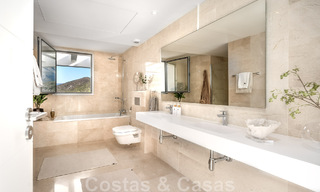 Instapklaar, modern penthouse te koop met open zeezicht in een modern complex in Nueva Andalucia, Marbella 47897 
