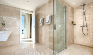 Instapklaar, modern penthouse te koop met open zeezicht in een modern complex in Nueva Andalucia, Marbella 47898 