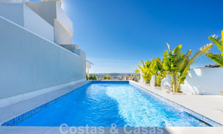 Instapklaar, modern penthouse te koop met open zeezicht in een modern complex in Nueva Andalucia, Marbella 47914 