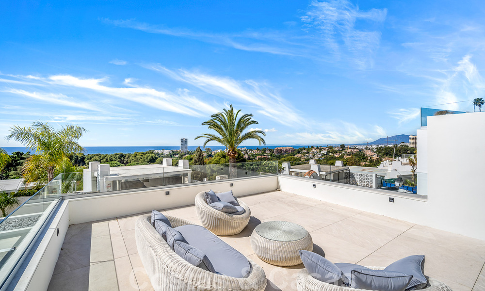 Moderne nieuwbouwvilla met infinity pool en panoramisch zeezicht te koop ten oosten van Marbella centrum 51944
