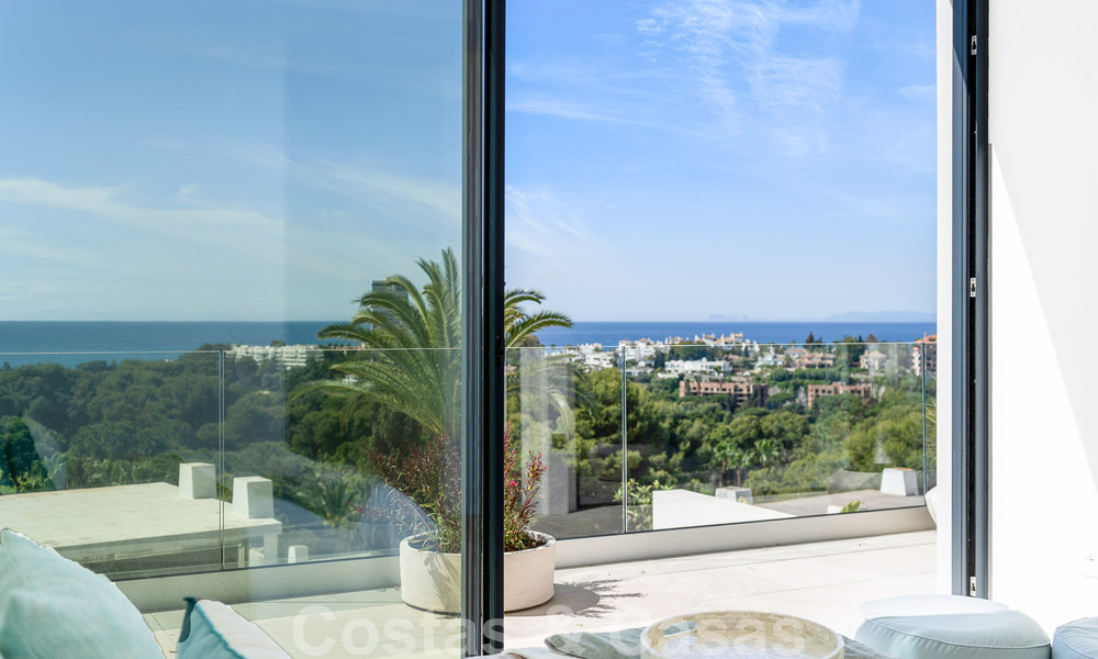 Moderne nieuwbouwvilla met infinity pool en panoramisch zeezicht te koop ten oosten van Marbella centrum 51949