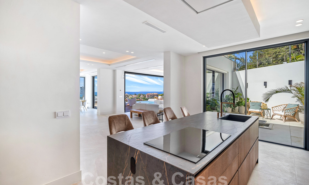 Moderne nieuwbouwvilla met infinity pool en panoramisch zeezicht te koop ten oosten van Marbella centrum 51962