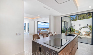 Moderne nieuwbouwvilla met infinity pool en panoramisch zeezicht te koop ten oosten van Marbella centrum 51962 