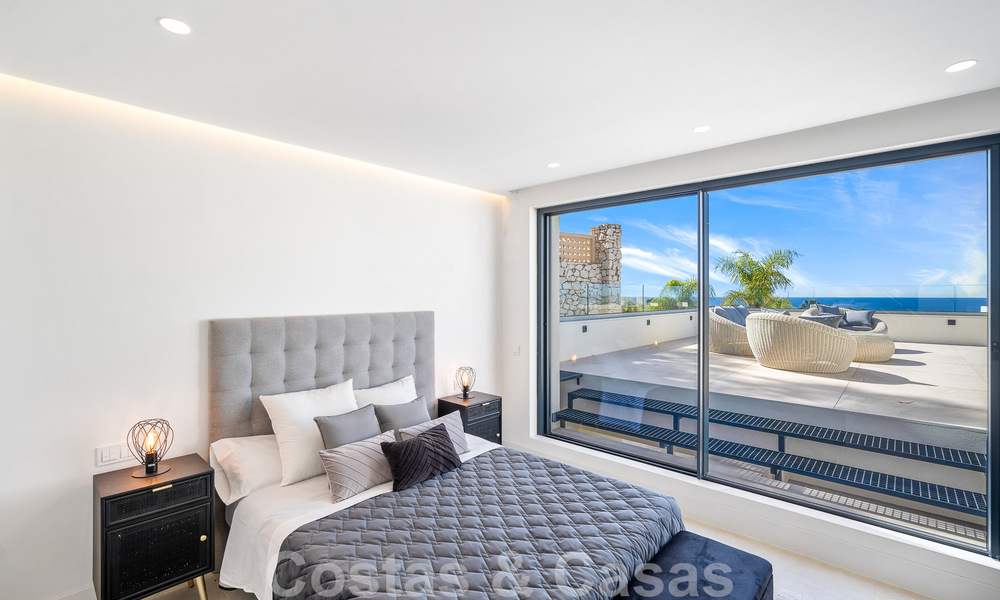 Moderne nieuwbouwvilla met infinity pool en panoramisch zeezicht te koop ten oosten van Marbella centrum 51971
