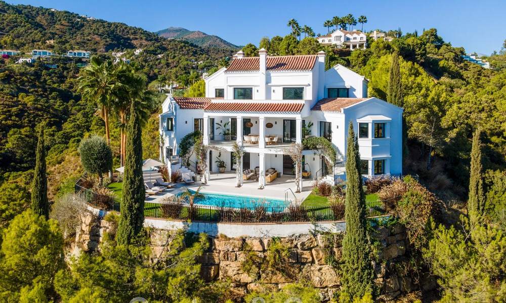 Voortreffelijke luxevilla te koop in een Mediterrane stijl met een eigentijds design op een verhoogde positie in El Madroñal, Benahavis - Marbella 48112