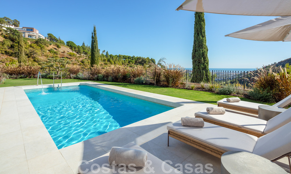 Voortreffelijke luxevilla te koop in een Mediterrane stijl met een eigentijds design op een verhoogde positie in El Madroñal, Benahavis - Marbella 48115